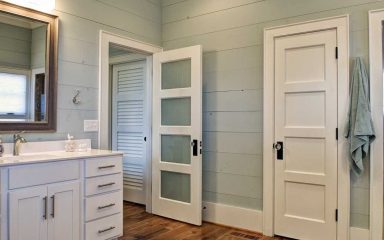 درب حمام | چه نوع دری برای حمام مناسب‌تر است؟