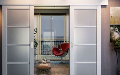 درب کشویی داخلی: راهنمای جامع انتخاب و کاربرد درب ریلی برای بهینه‌سازی فضا