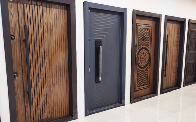 7 عامل کلیدی که قیمت درب ضد سرقت را تعیین می‌کنند (راهنمای خرید هوشمندانه)