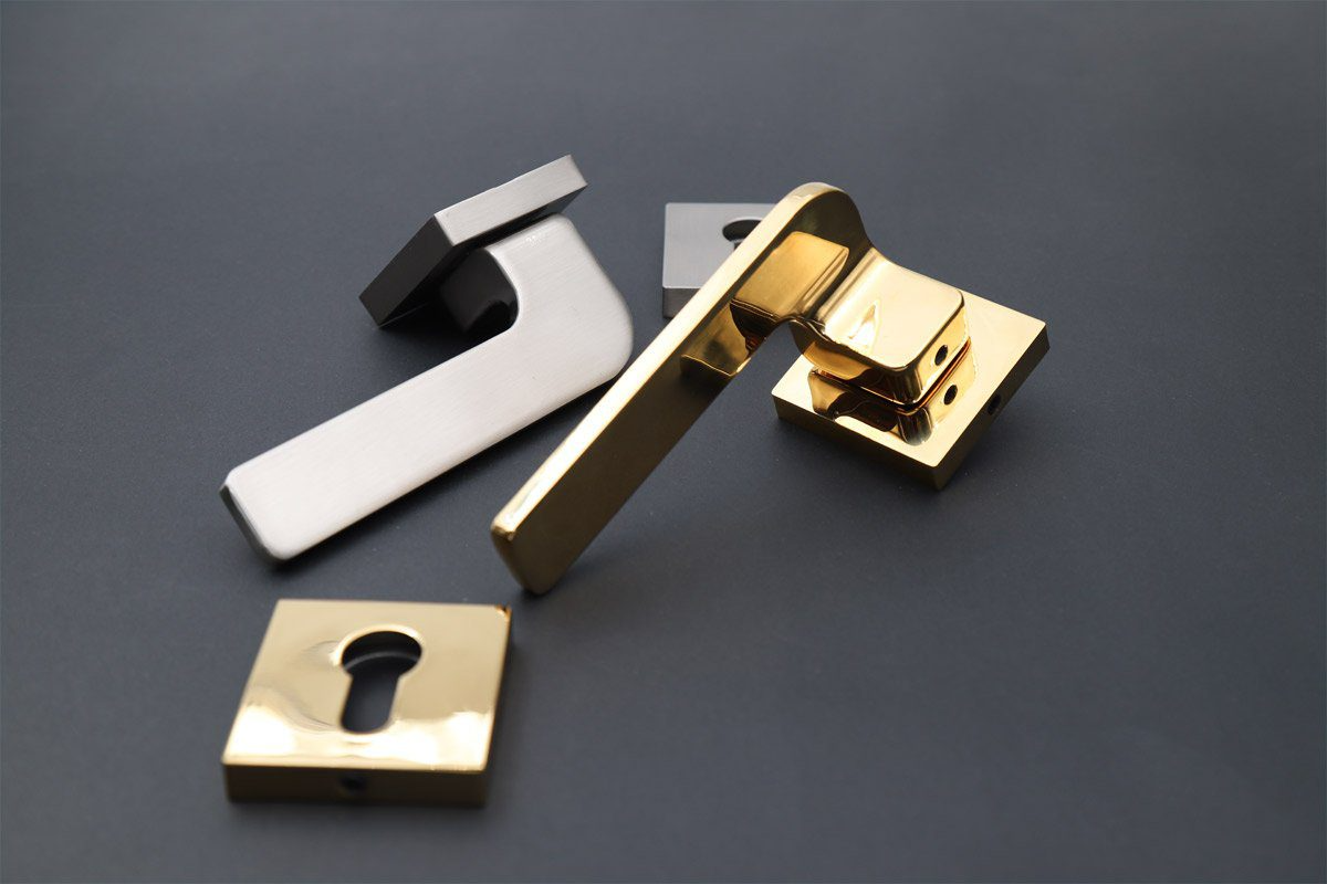 دستگیره آلومینیومی یا زاماک؟ مقایسه کامل (کدام برای درب شما بهتر است؟)