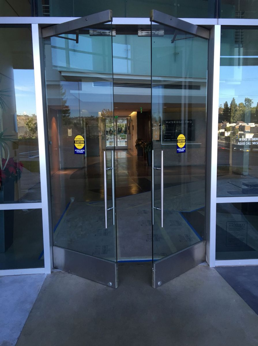 درب اتوماتیک لولایی